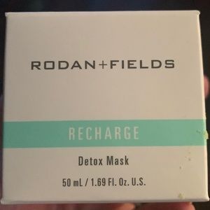 Rodan + Fields NIB🩵LAST CHANCE🩵 Charcoal Recharge Detox MasK